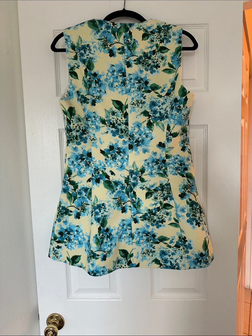 Sleeveless Floral Shift Top - Blue/Green on Cream - Picture 3 of 3